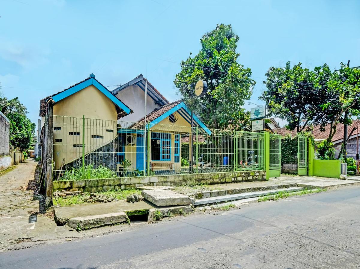 Hotel Spot On 2275 Omah Jm Beran Kidul Esterno foto