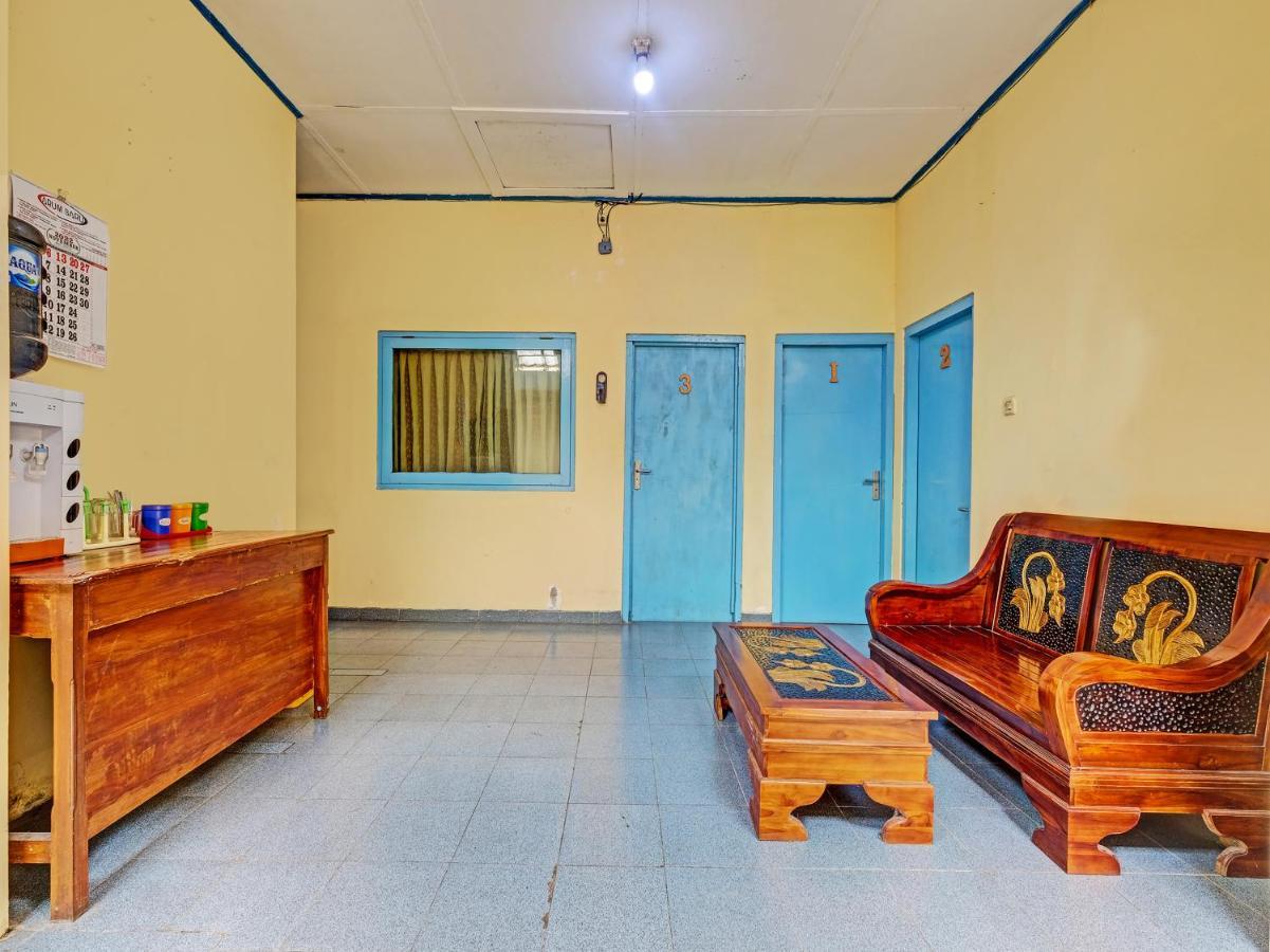 Hotel Spot On 2275 Omah Jm Beran Kidul Esterno foto
